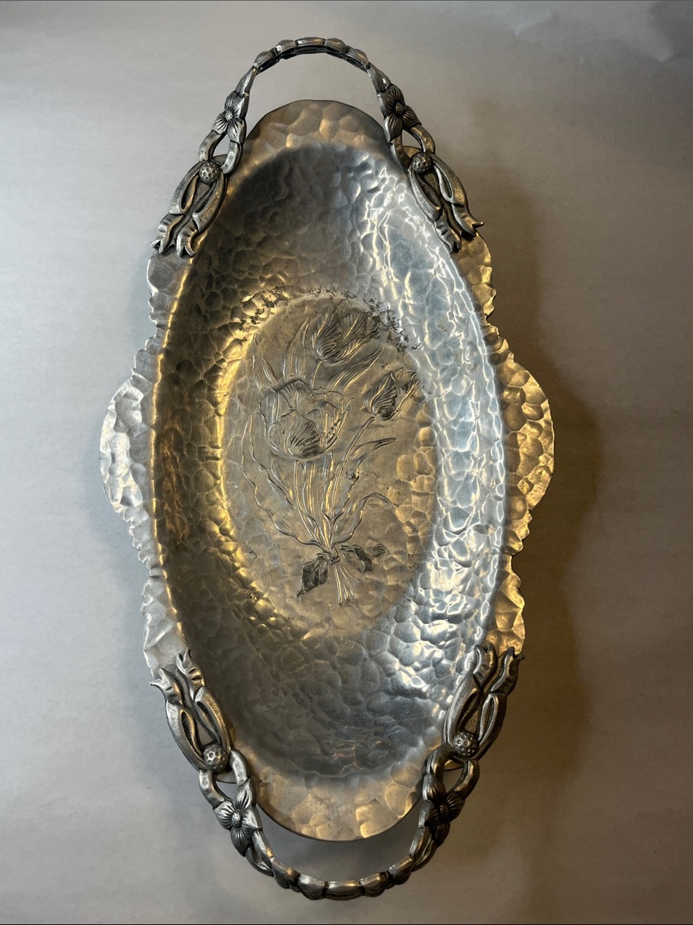 Vintage Rodney Kent Hammered Hand-Wrought Aluminum Tulip Tray w/Handles #404